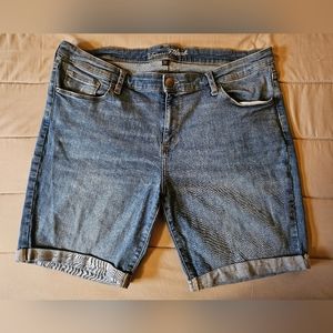 Universal Thread Bermuda shorts
